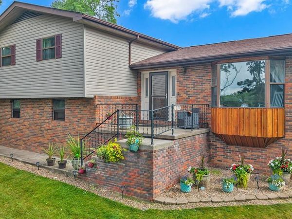221 North Lester Road, BECKLEY, WV 25801