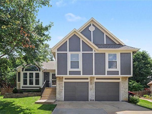 21805 W 52nd Terrace, Shawnee, KS 66226
