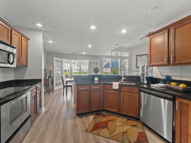 5075 Dinard Way, Unit 5075A, Columbus, OH 43221 Photo 11