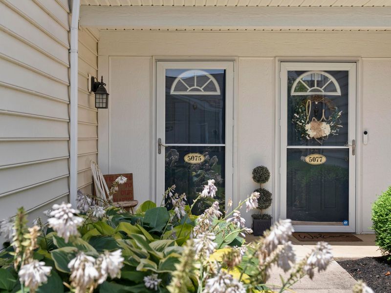5075 Dinard Way, Unit 5075A, Columbus, OH 43221 Photo 2