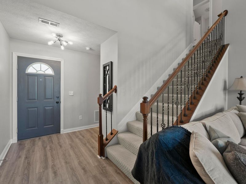 5075 Dinard Way, Unit 5075A, Columbus, OH 43221 Photo 3