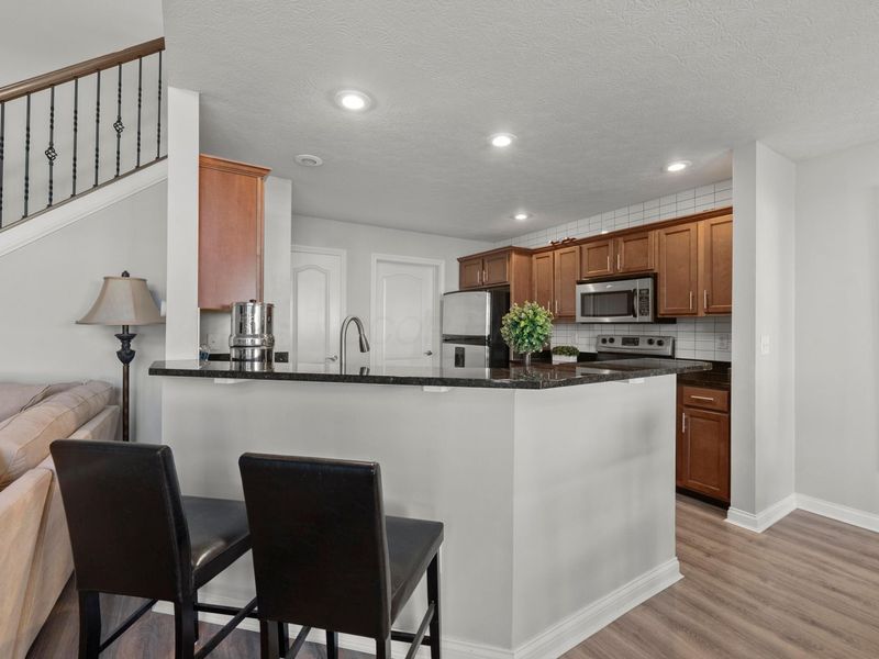 5075 Dinard Way, Unit 5075A, Columbus, OH 43221 Photo 8