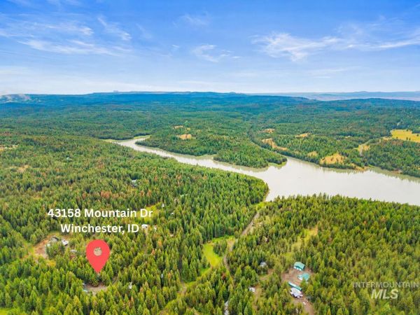 43158 Mountain Drive, Winchester, ID 83555