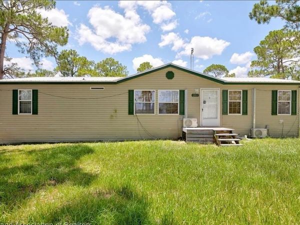 201 E MAXANNA, SEBRING, FL 33875