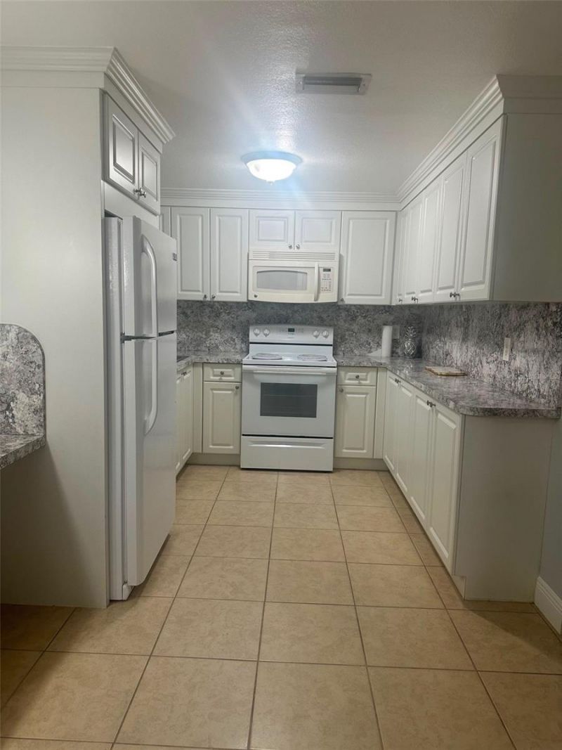 2106 Avalon Road , Sebring, FL 33870 Photo
