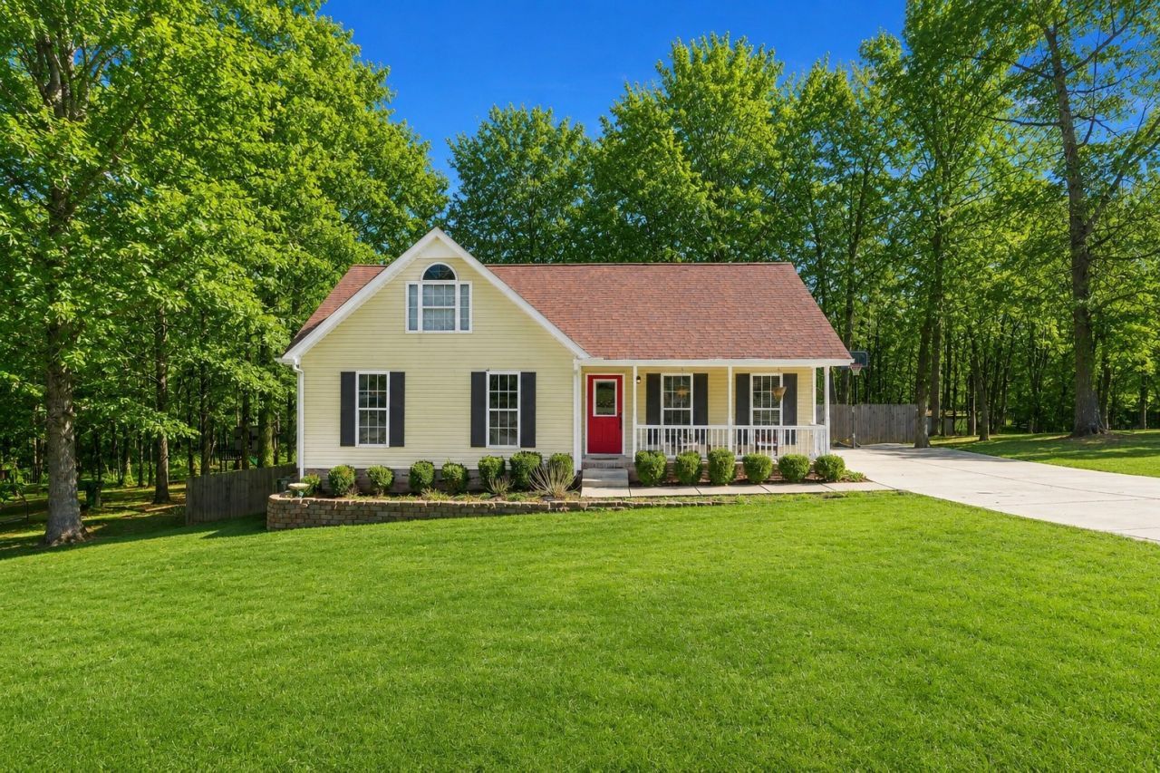115 Sherron Dr, Dickson, TN 37055 Main Photo
