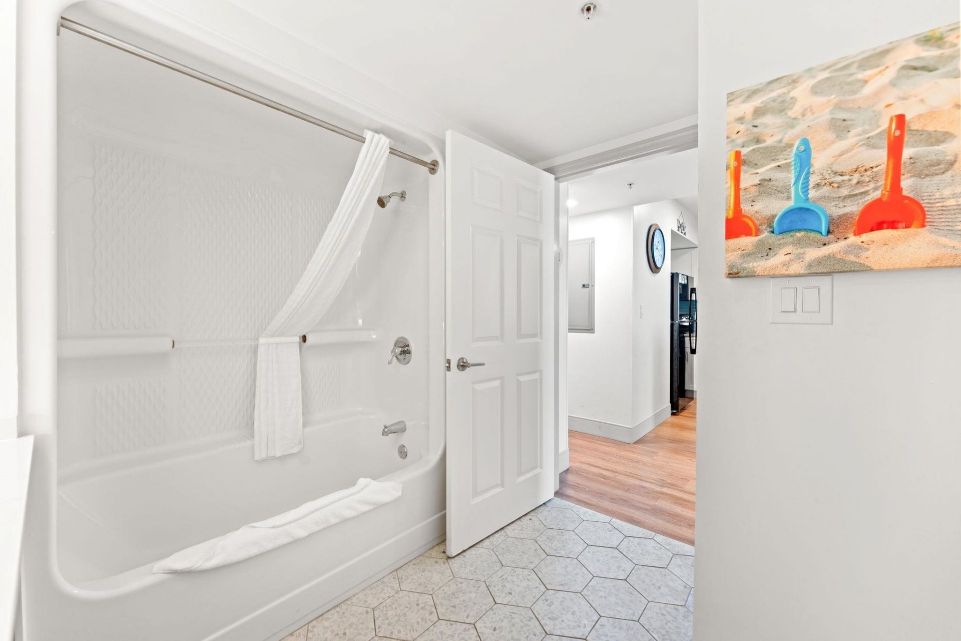 3000 N Ocean Blvd. N  Photo 18
