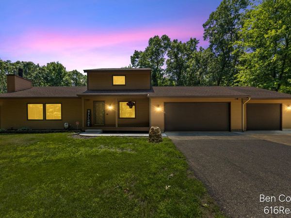 3161 Emberwood Drive SE, Lowell, MI 49331
