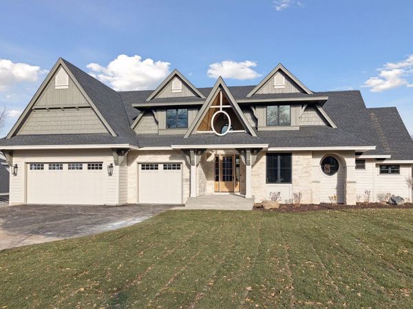 3 Sunfish Ln, Sunfish Lake, MN 55118