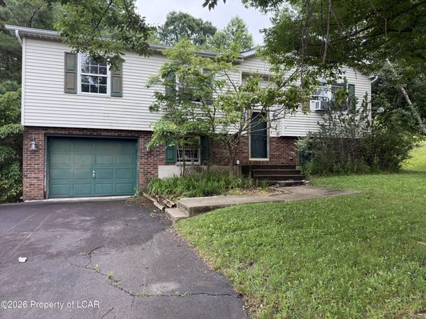89 Valley View, Mountain Top, PA 18707