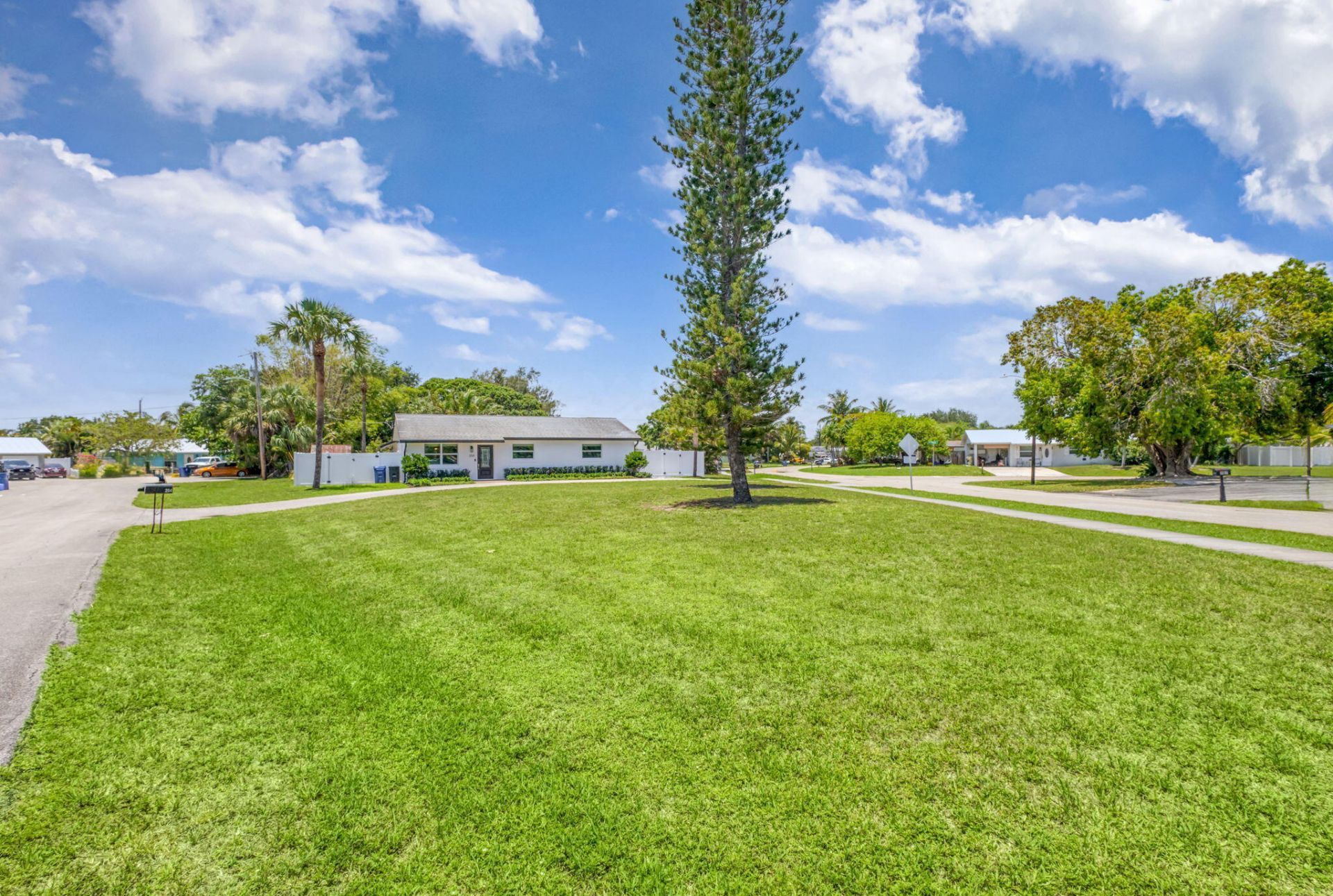 204 W Whitney Drive, Jupiter, FL 33458 Photo