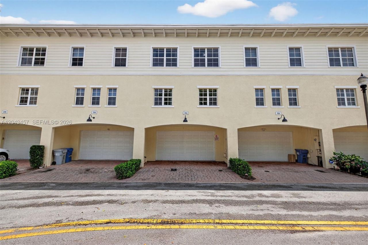 704 SW 1st Ave , Pompano Beach, FL 33060 Photo
