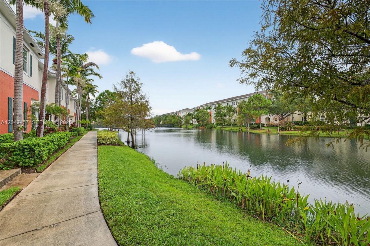 704 SW 1st Ave , Pompano Beach, FL 33060 Photo
