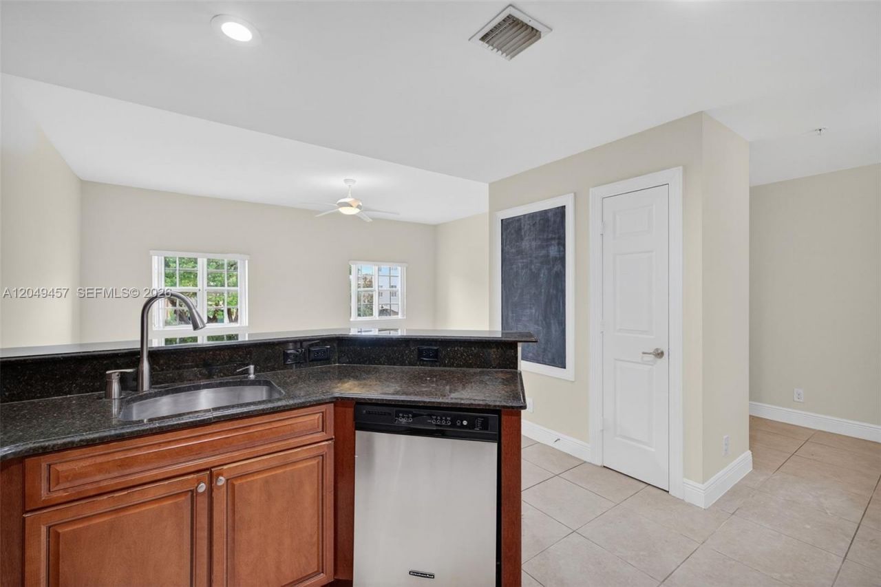 704 SW 1st Ave , Pompano Beach, FL 33060 Photo