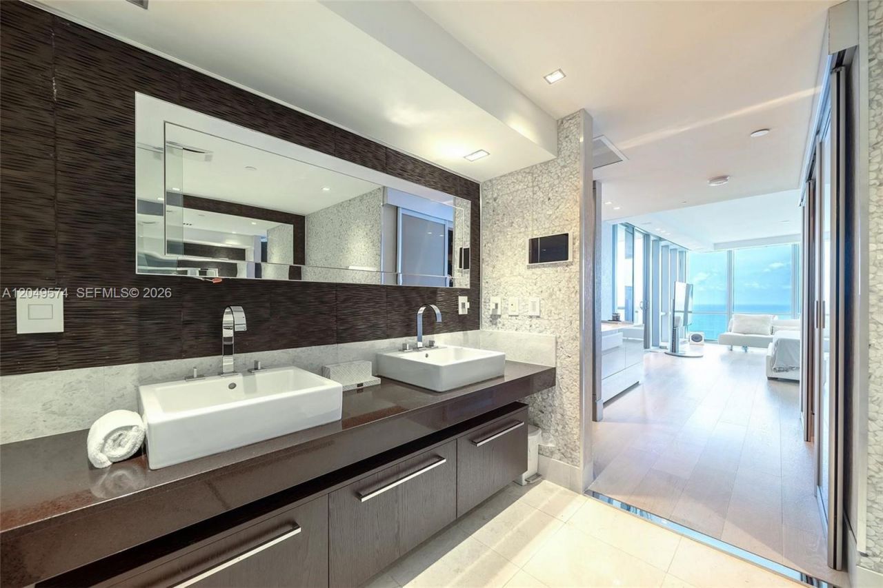 17121 Collins Ave , Unit 4208, Sunny Isles Beach, FL 33160 Photo