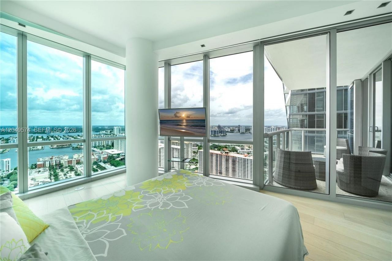 17121 Collins Ave , Unit 4208, Sunny Isles Beach, FL 33160 Photo
