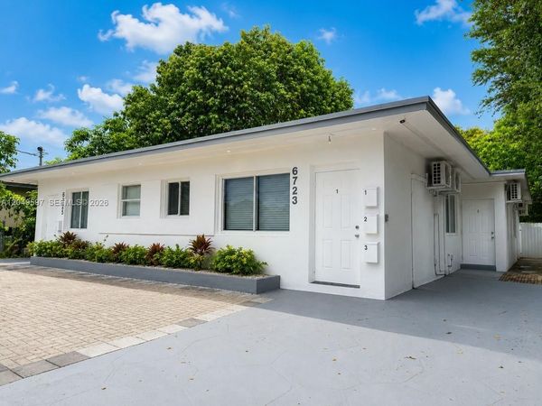 6723 NE Miami Pl, Unit 6725, Miami, FL 33138