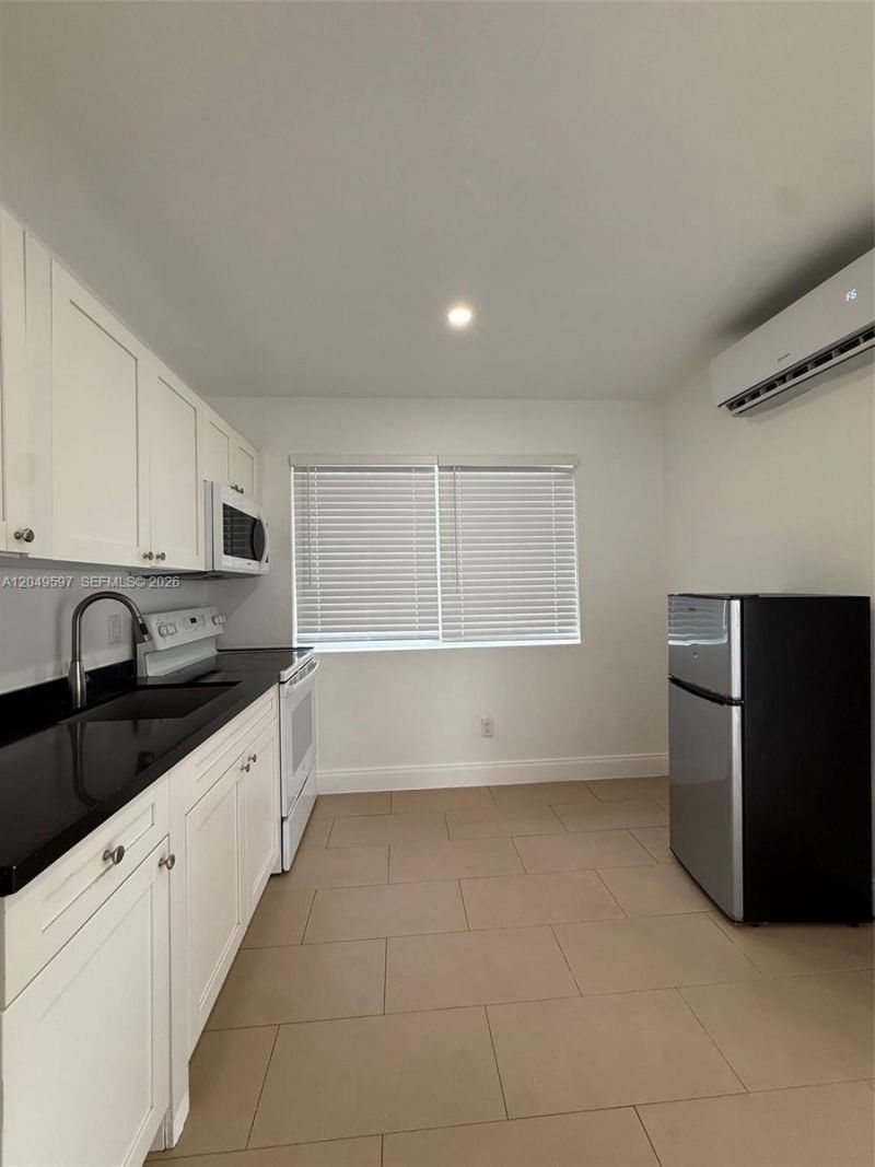 6723 NE Miami Pl, Unit 3, Miami, FL 33138 Photo