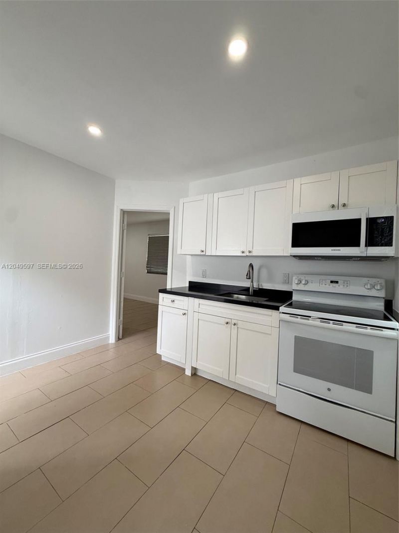 6723 NE Miami Pl, Unit 3, Miami, FL 33138 Photo