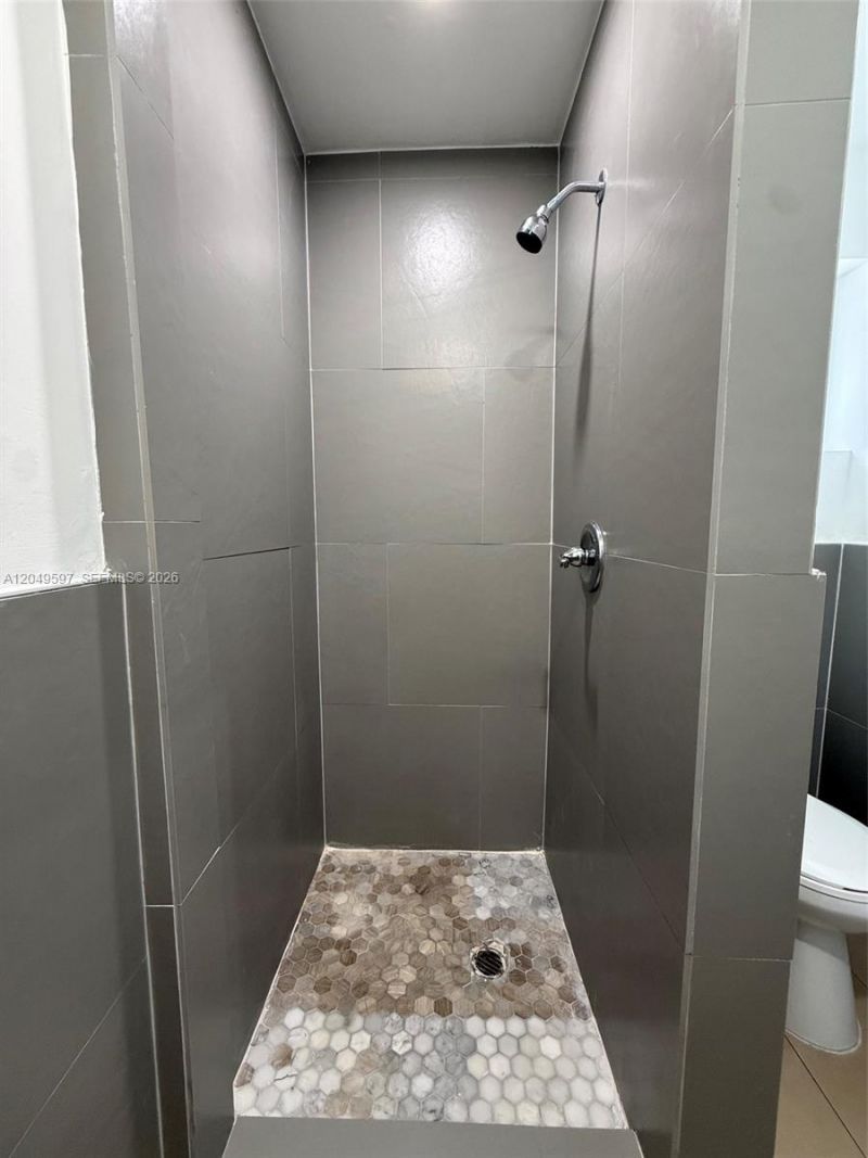 6723 NE Miami Pl, Unit 3, Miami, FL 33138 Photo