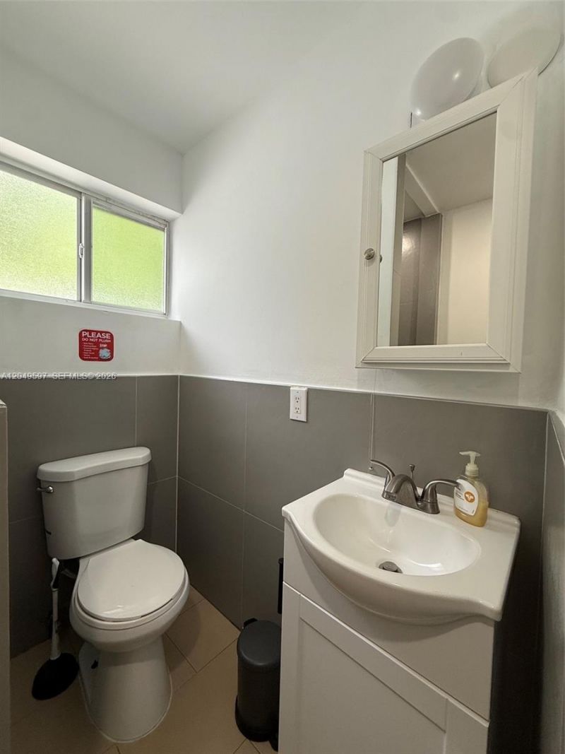 6723 NE Miami Pl, Unit 3, Miami, FL 33138 Photo