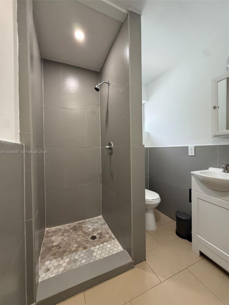 6723 NE Miami Pl, Unit 3, Miami, FL 33138 Photo