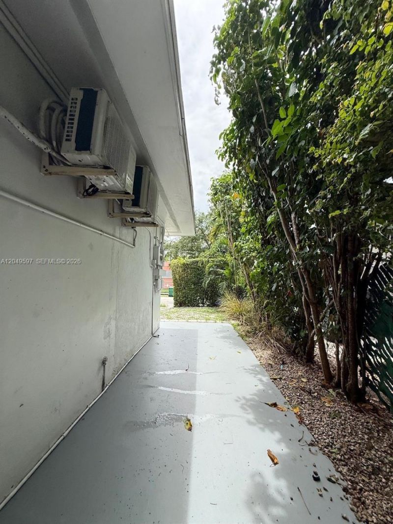 6723 NE Miami Pl, Unit 3, Miami, FL 33138 Photo