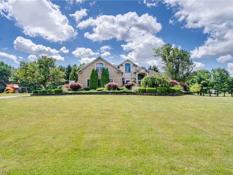 11535 Sunny Lake Drive, New Middletown, OH 44442 Photo 1