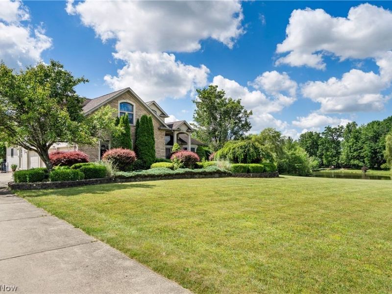 11535 Sunny Lake Drive, New Middletown, OH 44442 Photo 2