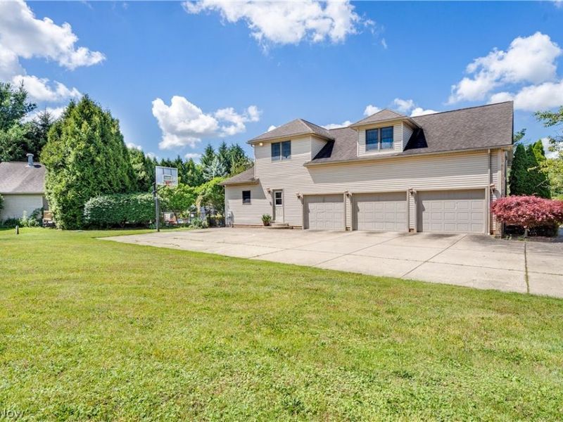 11535 Sunny Lake Drive, New Middletown, OH 44442 Photo 5