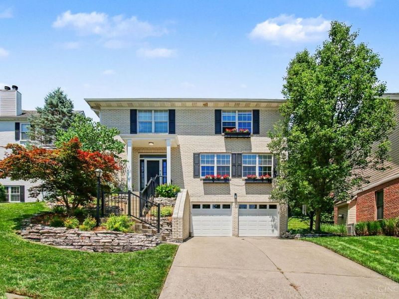 3076 Spencerhill Lane, Cincinnati, OH 45226 Photo 3