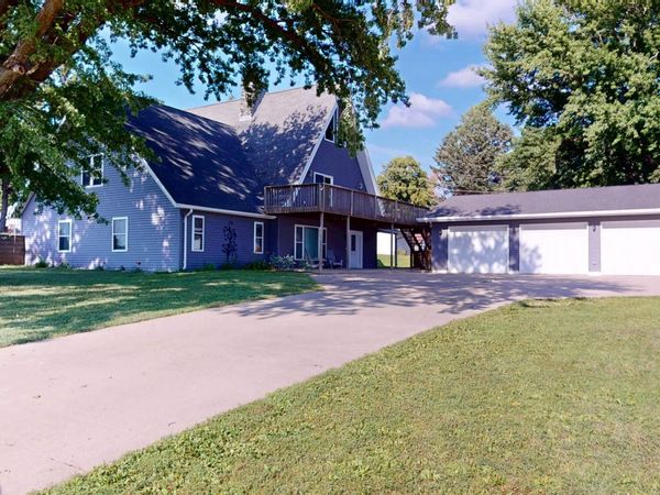 810 S Main Street, Holstein, IA 51025