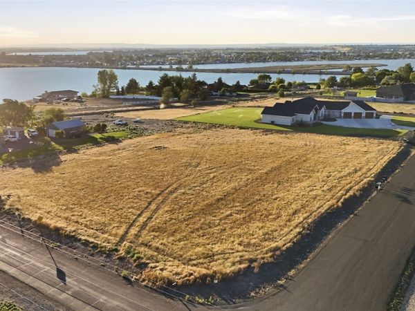 9538 NE Morgan Road , Moses Lake, WA 98837
