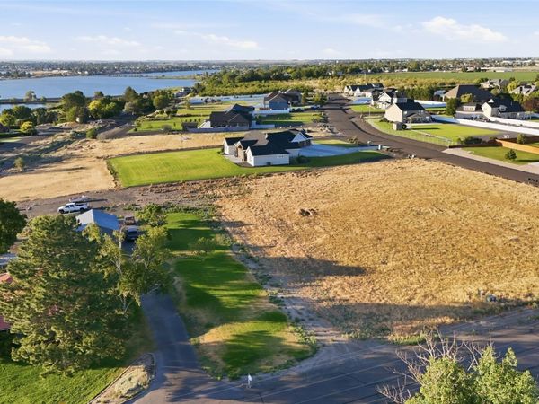 9512 NE Morgan Road , Moses Lake, WA 98837