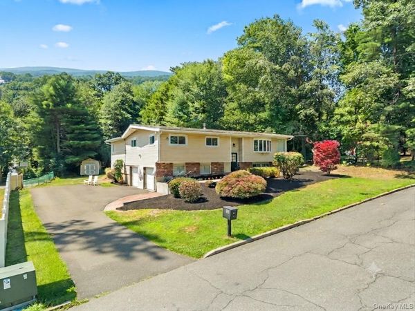 84 Deltic Road , New City, NY 10956