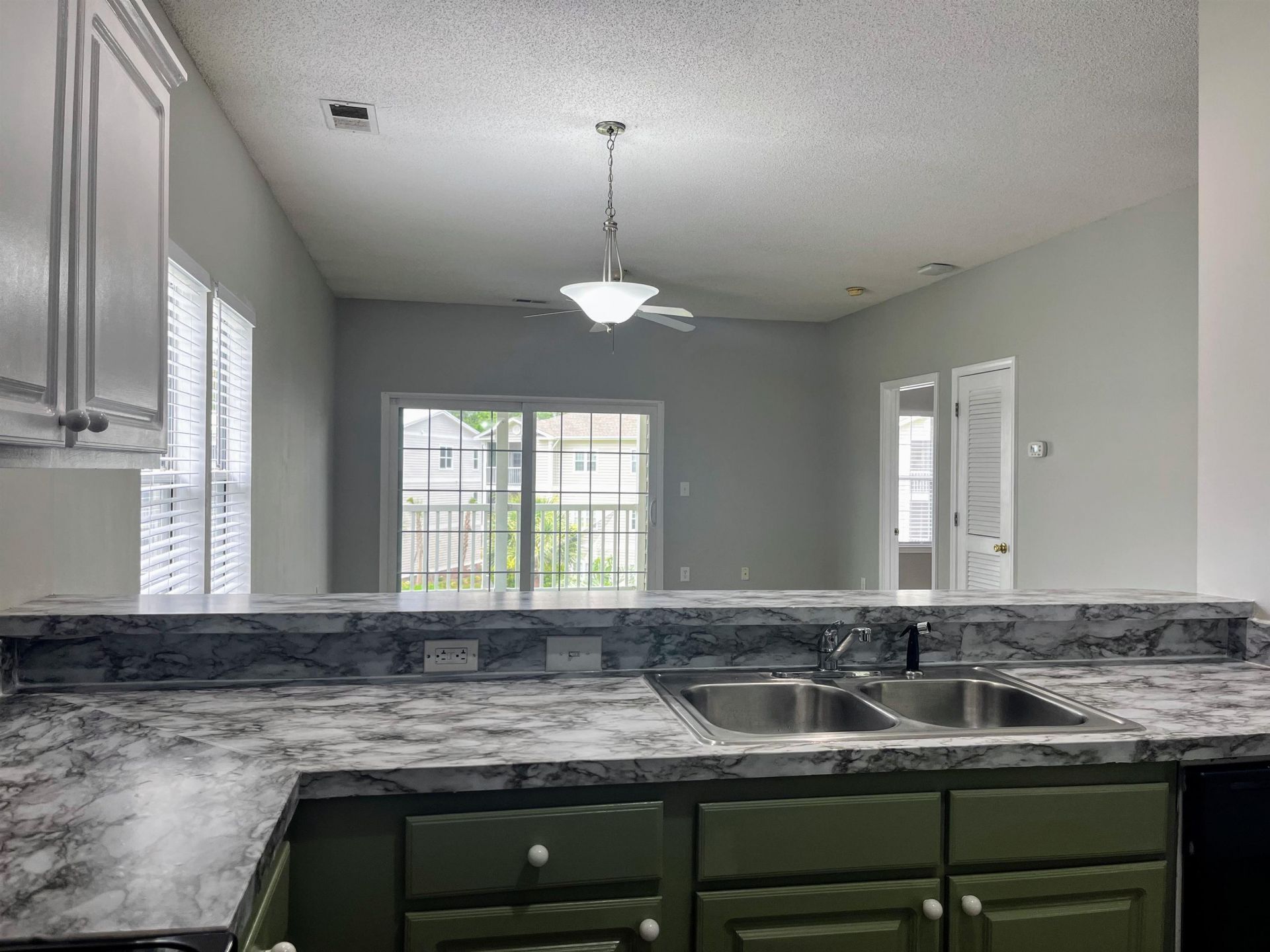 2498 Coastline Ct.  Photo 9