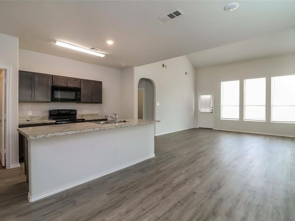 8344 Yaupon Holly Trail, Fort Worth, TX 76123