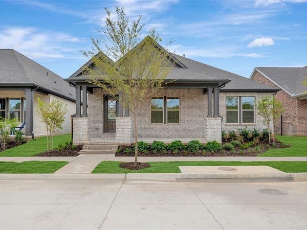 2086 Spotted Fawn Drive, Arlington, TX 76005