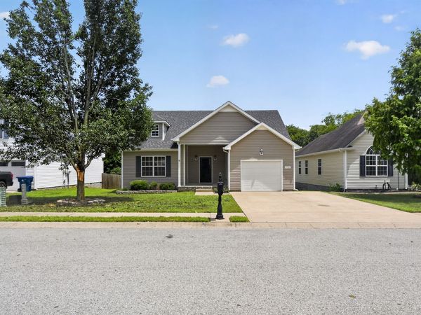 3721 Gray Fox Dr , Clarksville, TN 37040