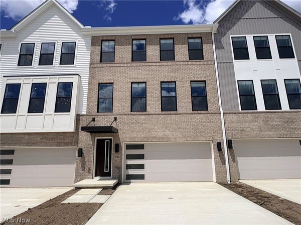 27385 Averi Lane , Orange, OH 44122