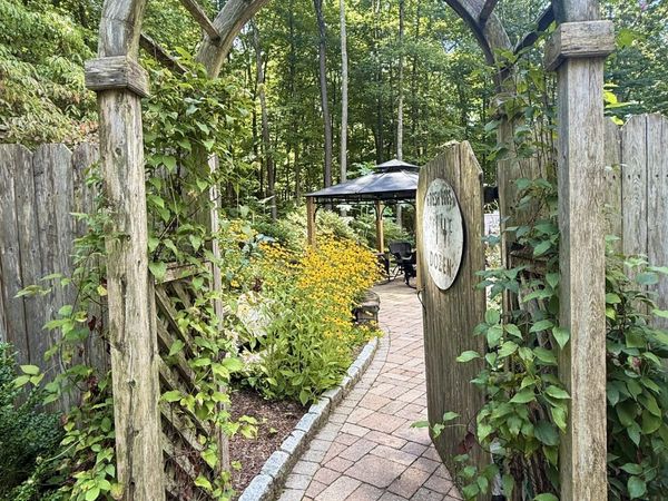 391 Squaw Hollow, Ashford, CT 06278