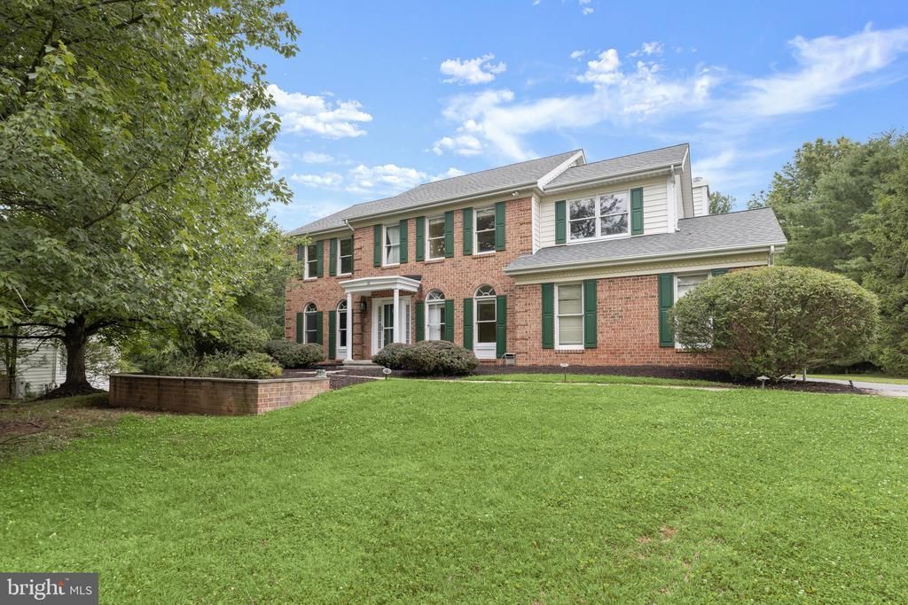 16 CHARING COURT, OWINGS MILLS, MD 21117