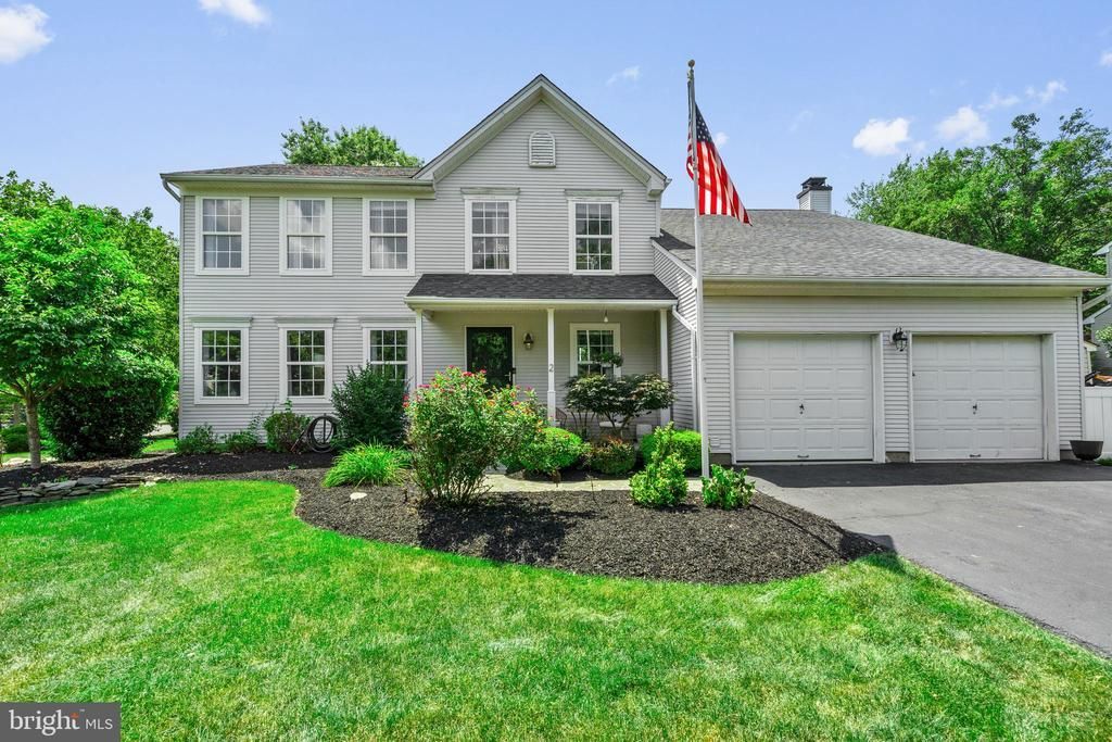 2 SUTTON COURT , NEWTOWN, PA 18940