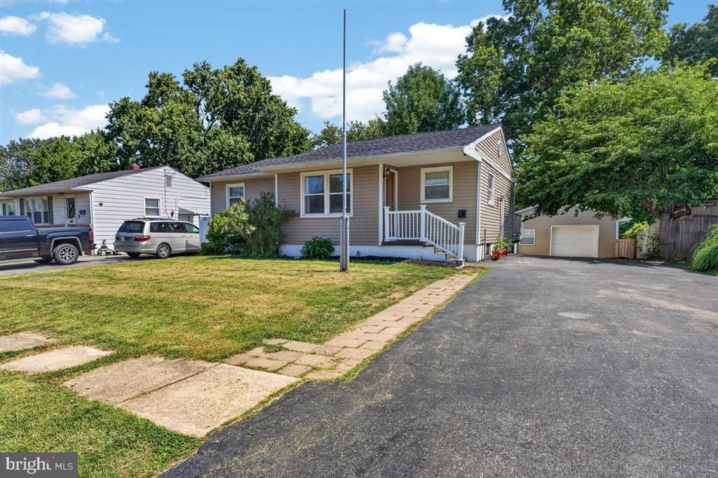 13 Caxton Drive, New Castle, DE 19720 Main Photo