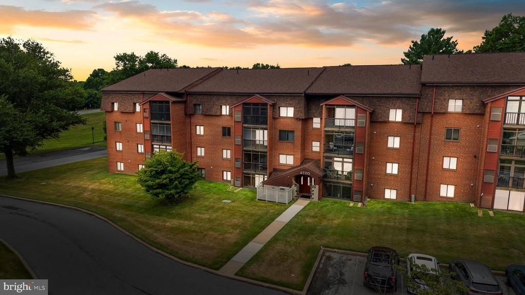4700 Linden Knoll Drive, Unit 425, Wilmington, DE 19808 Main Photo