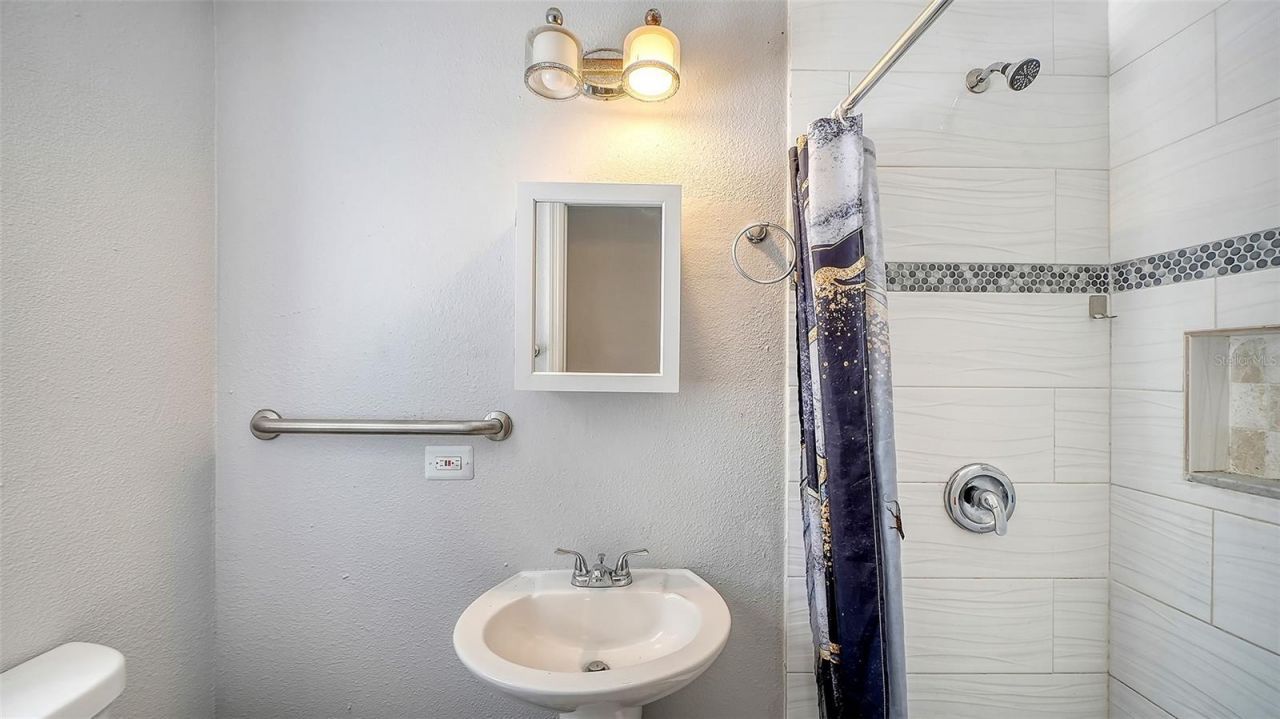 1004 27th Avenue W, Bradenton, FL 34205 Photo