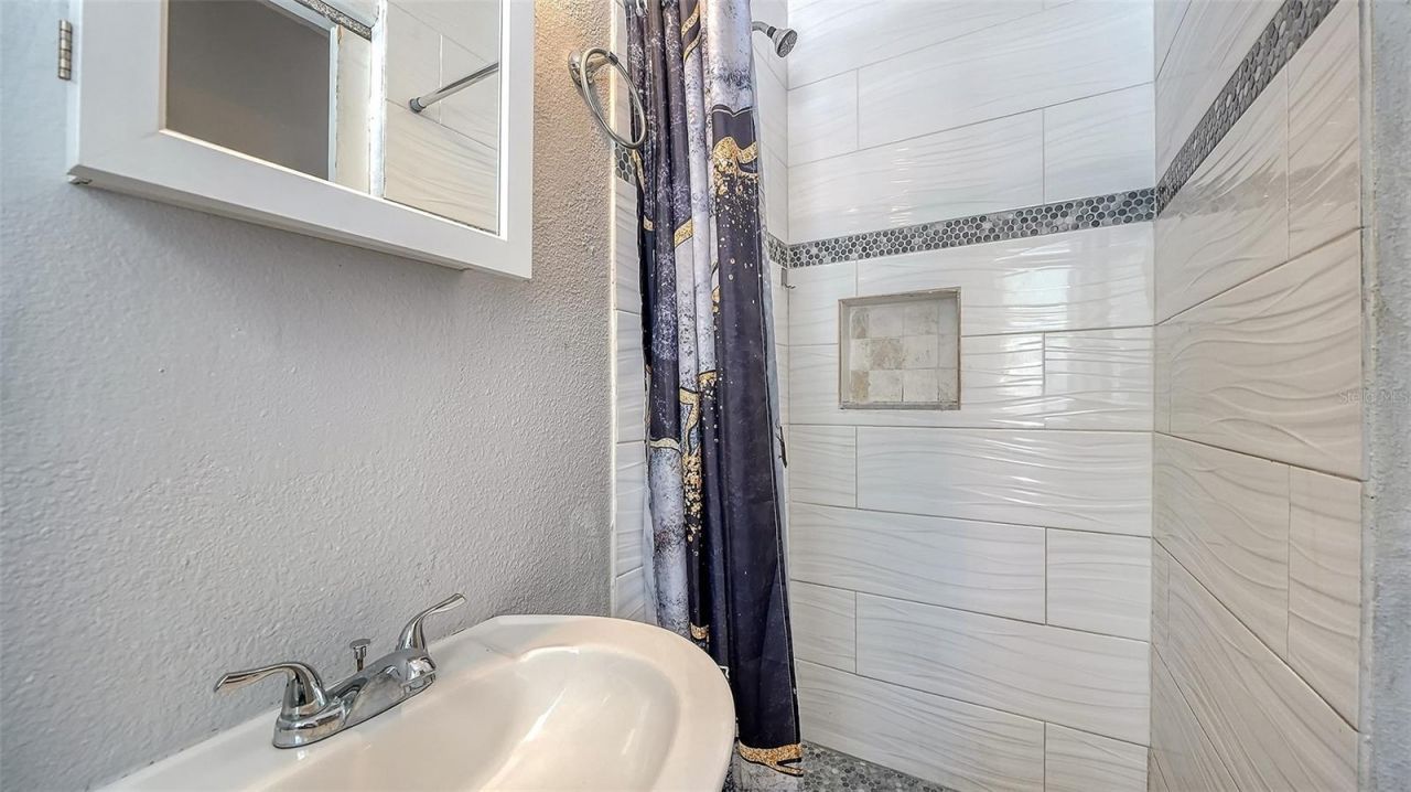 1004 27th Avenue W, Bradenton, FL 34205 Photo