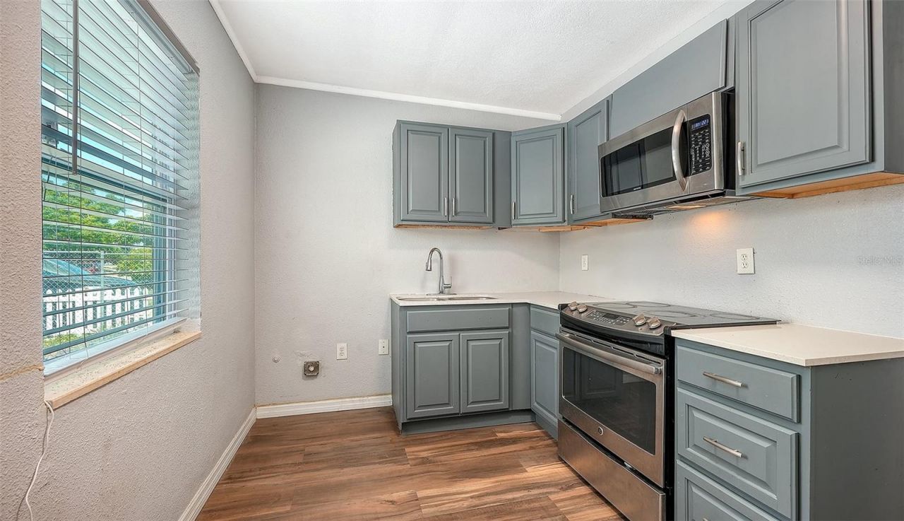 1004 27th Avenue W, Bradenton, FL 34205 Photo