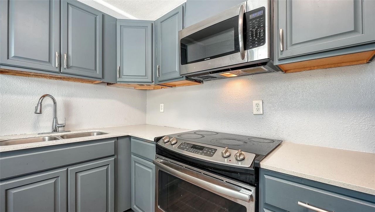 1004 27th Avenue W, Bradenton, FL 34205 Photo