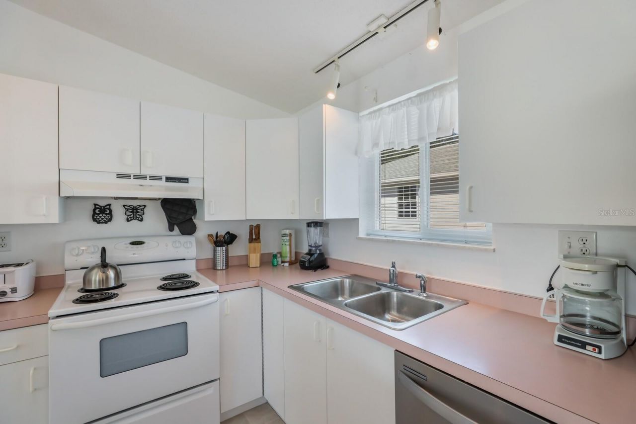 2804 Avenue C, Holmes Beach, FL 34217 Photo